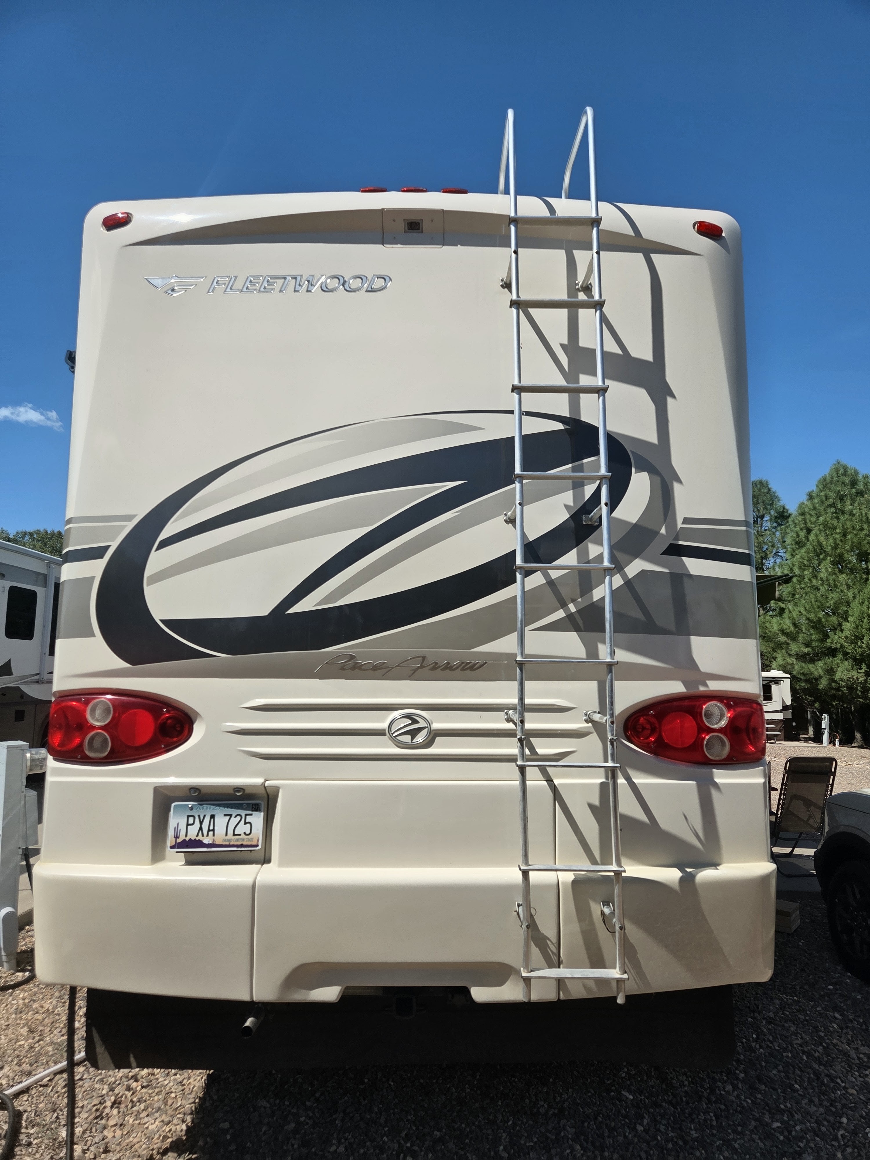 2006 Fleetwood Pace Arrow 38L
