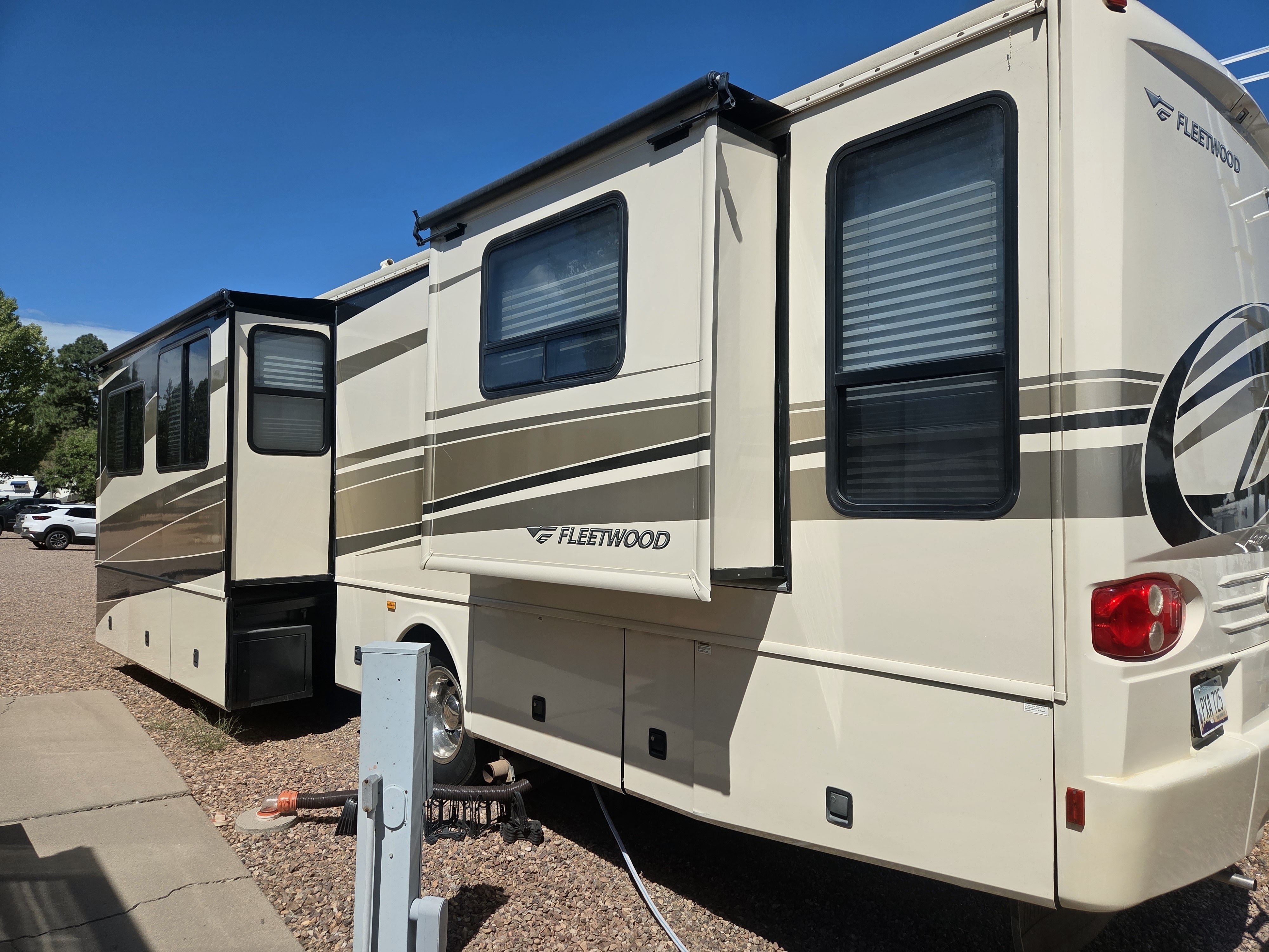 2006 Fleetwood Pace Arrow 38L