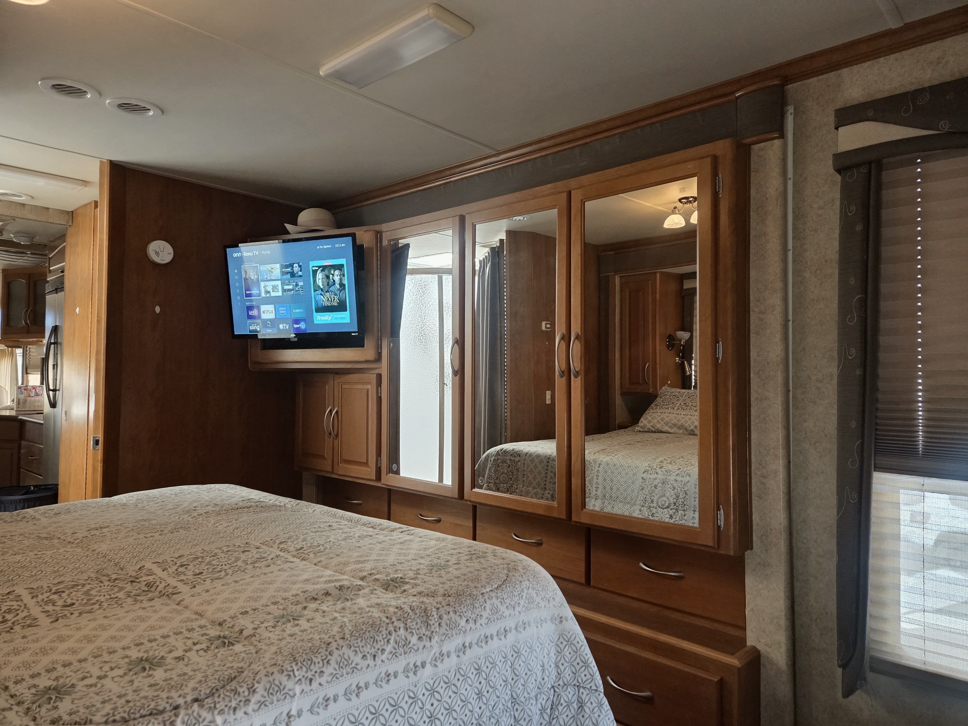 2006 Fleetwood Pace Arrow 38L